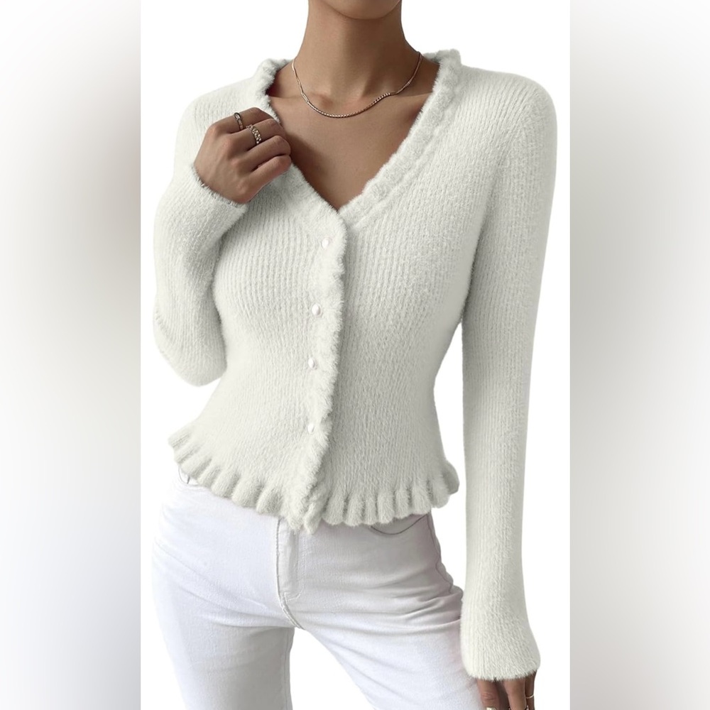 Amazon Women's Cream V-Neck Button-Up Sweater Size XL